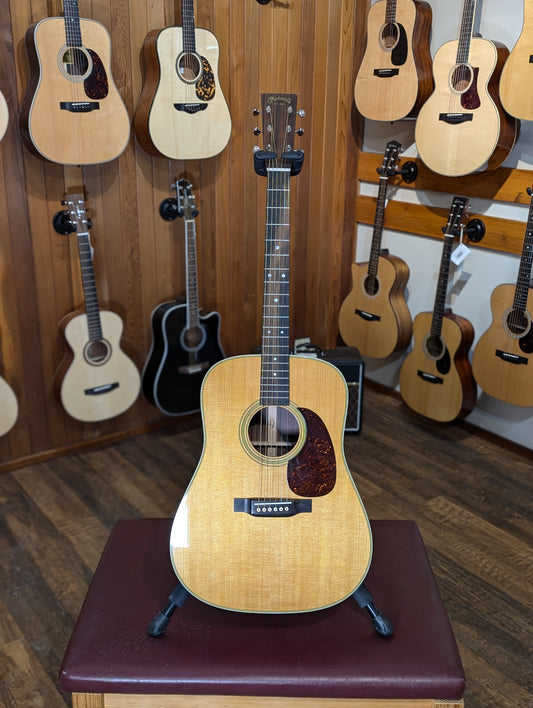 Martin D-28 Dreadnought Acoustic Guitar w/Case - Natural (2021)