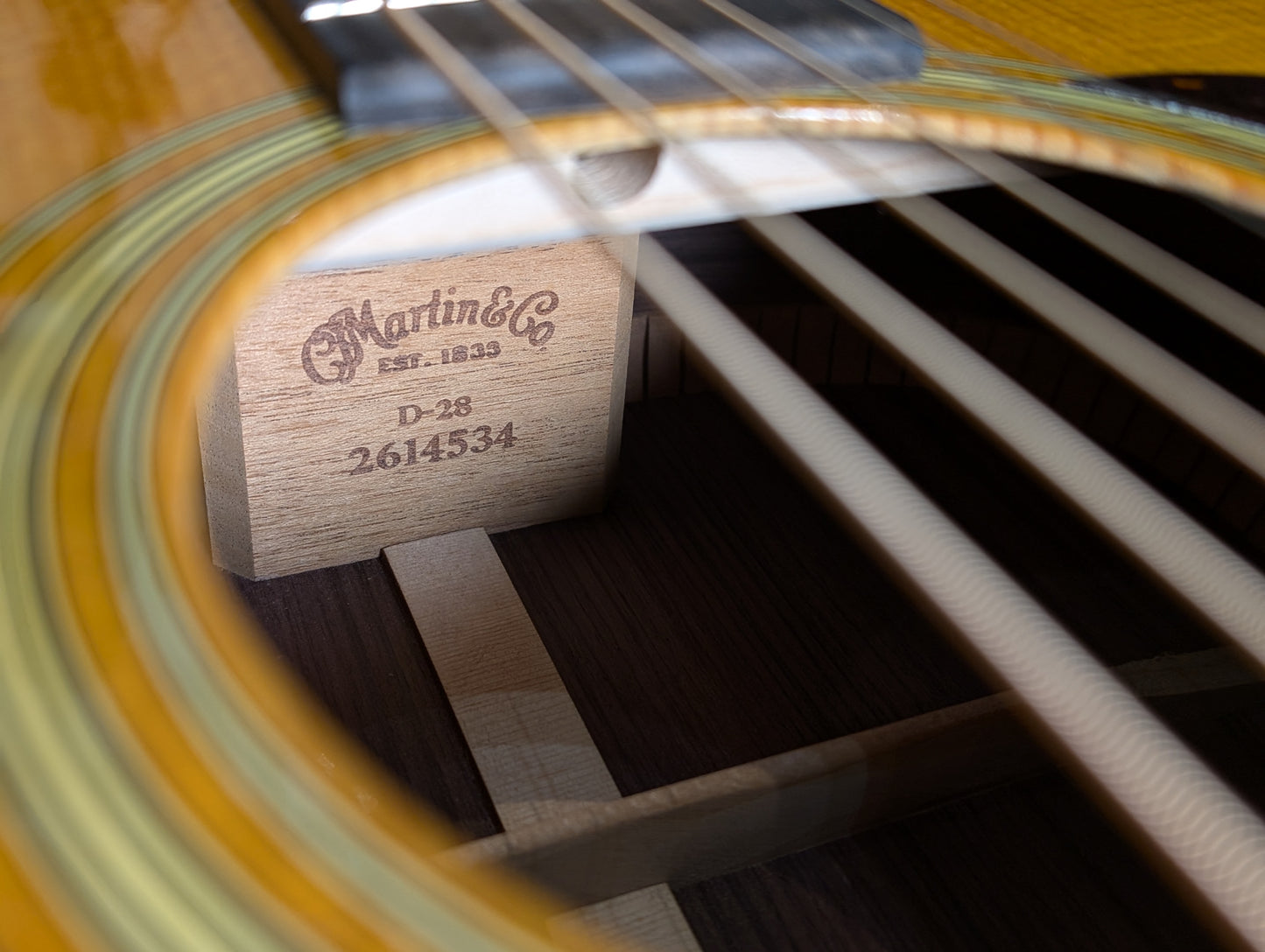 Martin D-28 Dreadnought Acoustic Guitar w/Case - Natural (2021)