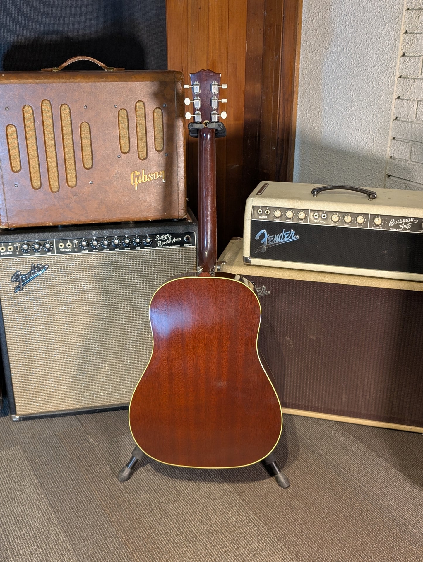Gibson J-45 Vintage Dreadnought Acoustic Guitar w/Case - Vintage Sunburst (2019)