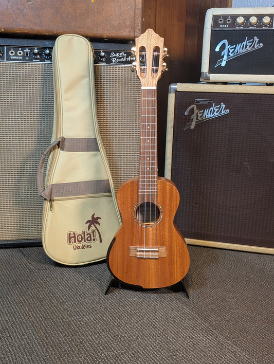Hola Deluxe Concert Ukulele w/Gig Bag & Strap