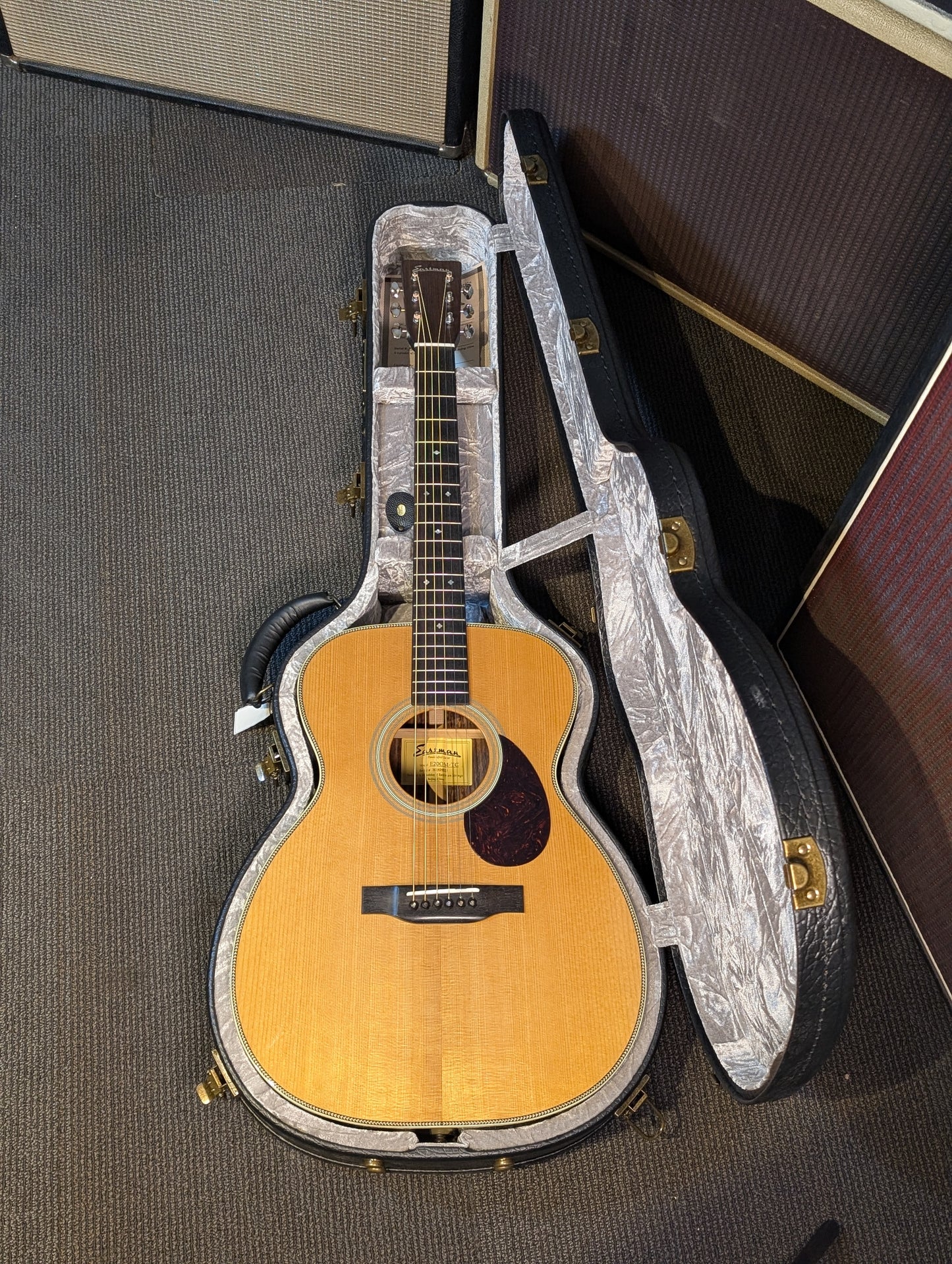 Eastman E20OM Thermo-Cure Acoustic Guitar w/Case - Thermo-Cure Natural (Serial #M2404833)