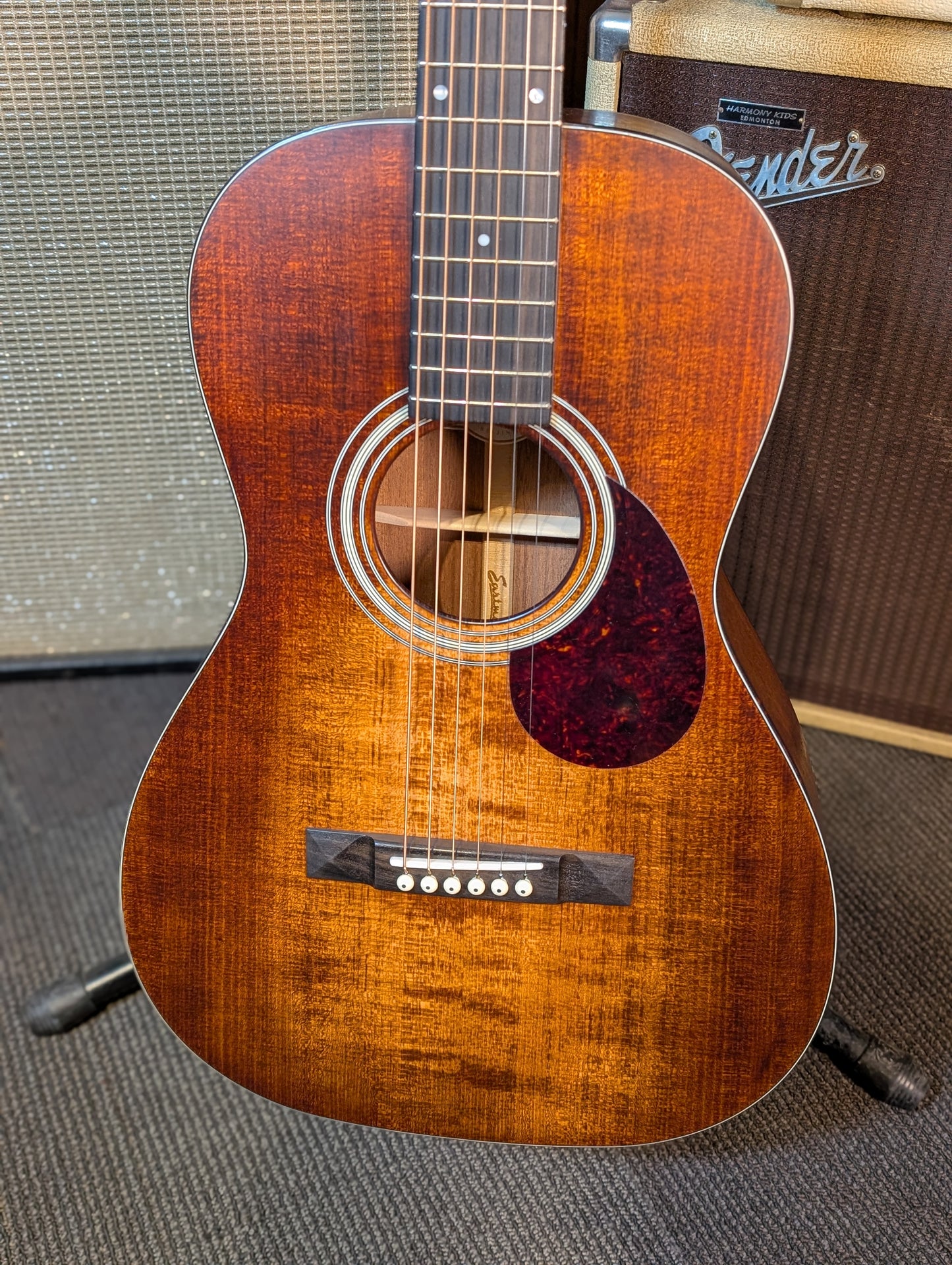 Eastman E1P Bluesmaster Limited Edition Parlor Acoustic Guitar w/Gig Bag - Classic Finish (Serial #M2333269)