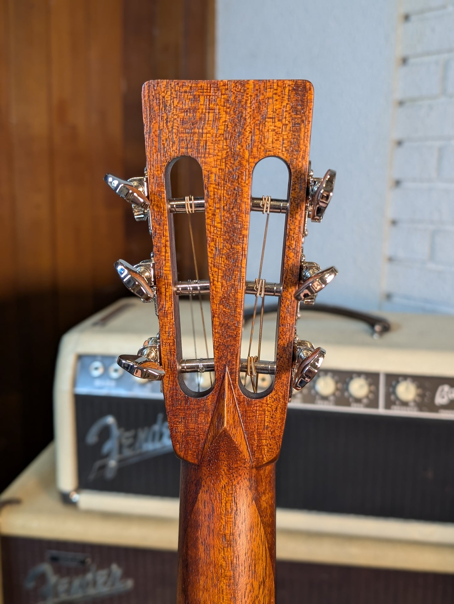 Eastman E1P Bluesmaster Limited Edition Parlor Acoustic Guitar w/Gig Bag - Classic Finish (Serial #M2333269)