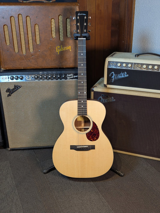 Eastman E1OM Acoustic Guitar w/Gig Bag - Satin Natural (Serial #M2127100)