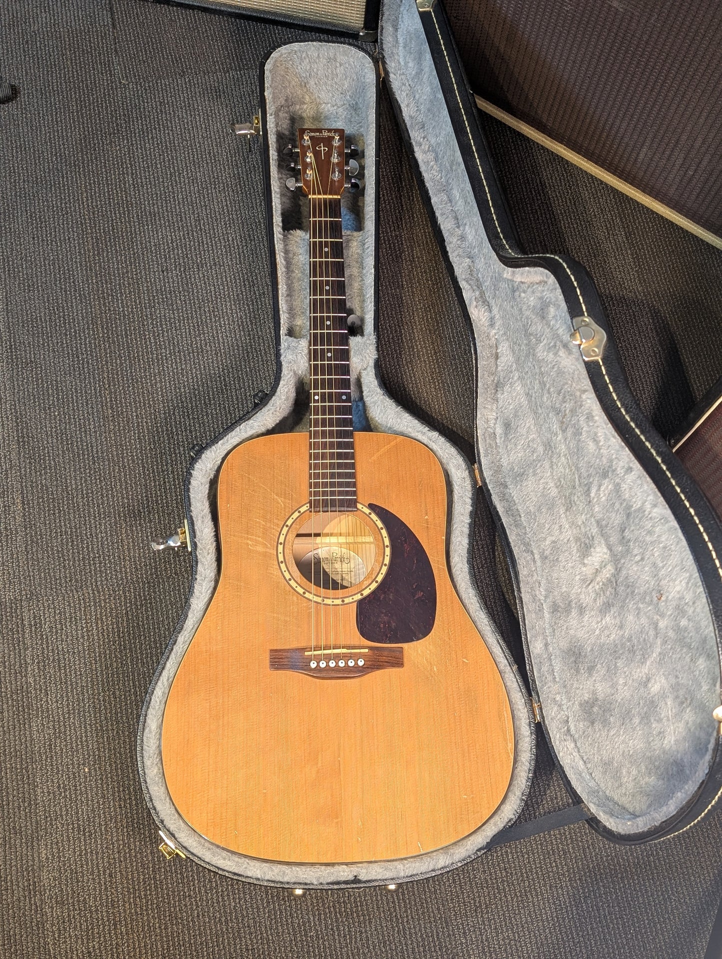 Simon & Patrick Woodland Cedar A3T Acoustic/Electric Guitar w/Case (Used)