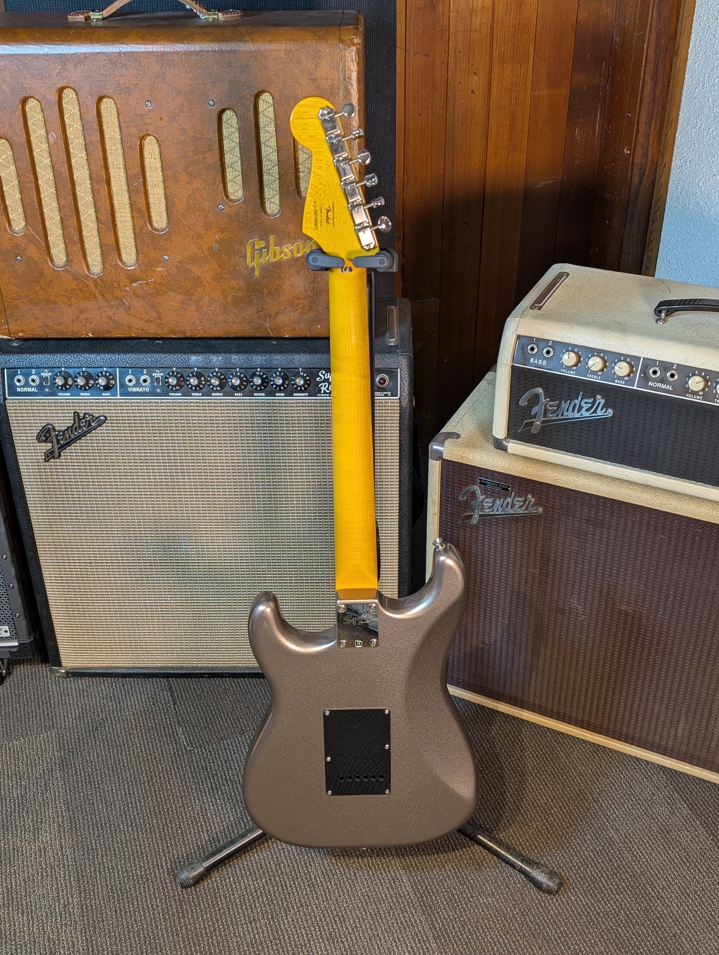 Squier Classic Vibe 60's Stratocaster Electric Guitar - Gold Bronze L&M Exclusive (Used)