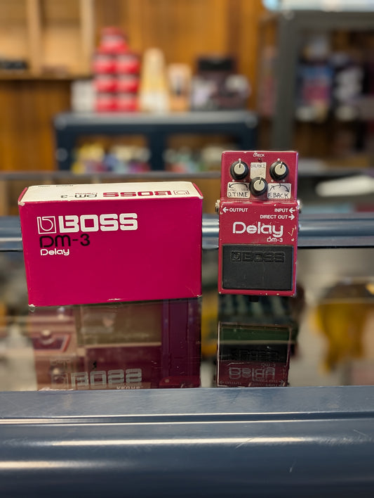 Boss DM-3 Analog Delay w/Box (1984)