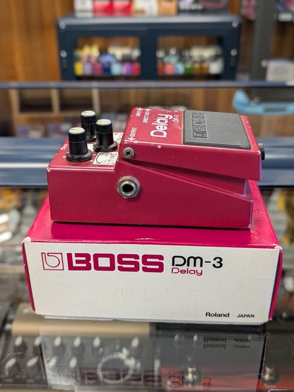 Boss DM-3 Analog Delay w/Box (1984)