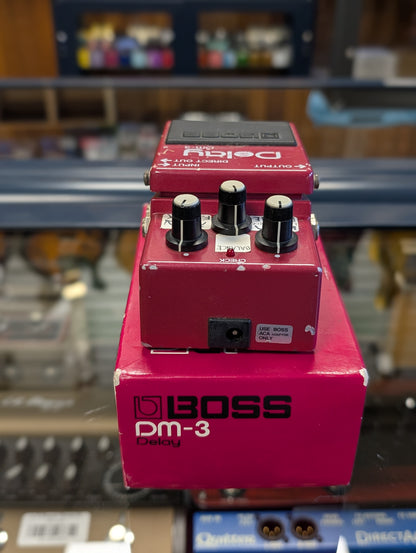 Boss DM-3 Analog Delay w/Box (1984)