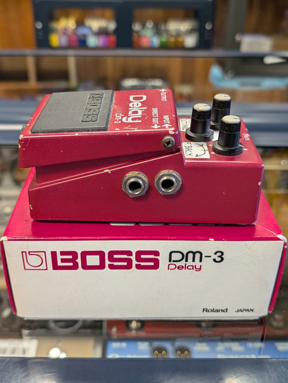 Boss DM-3 Analog Delay w/Box (1984)