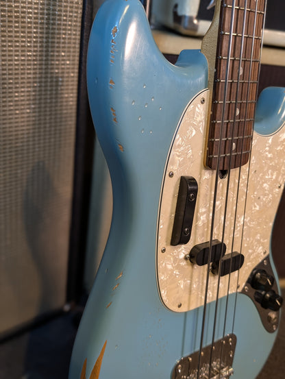 Fender JMJ Road Worn Mustang Bass - Faded Daphne Blue (2022)