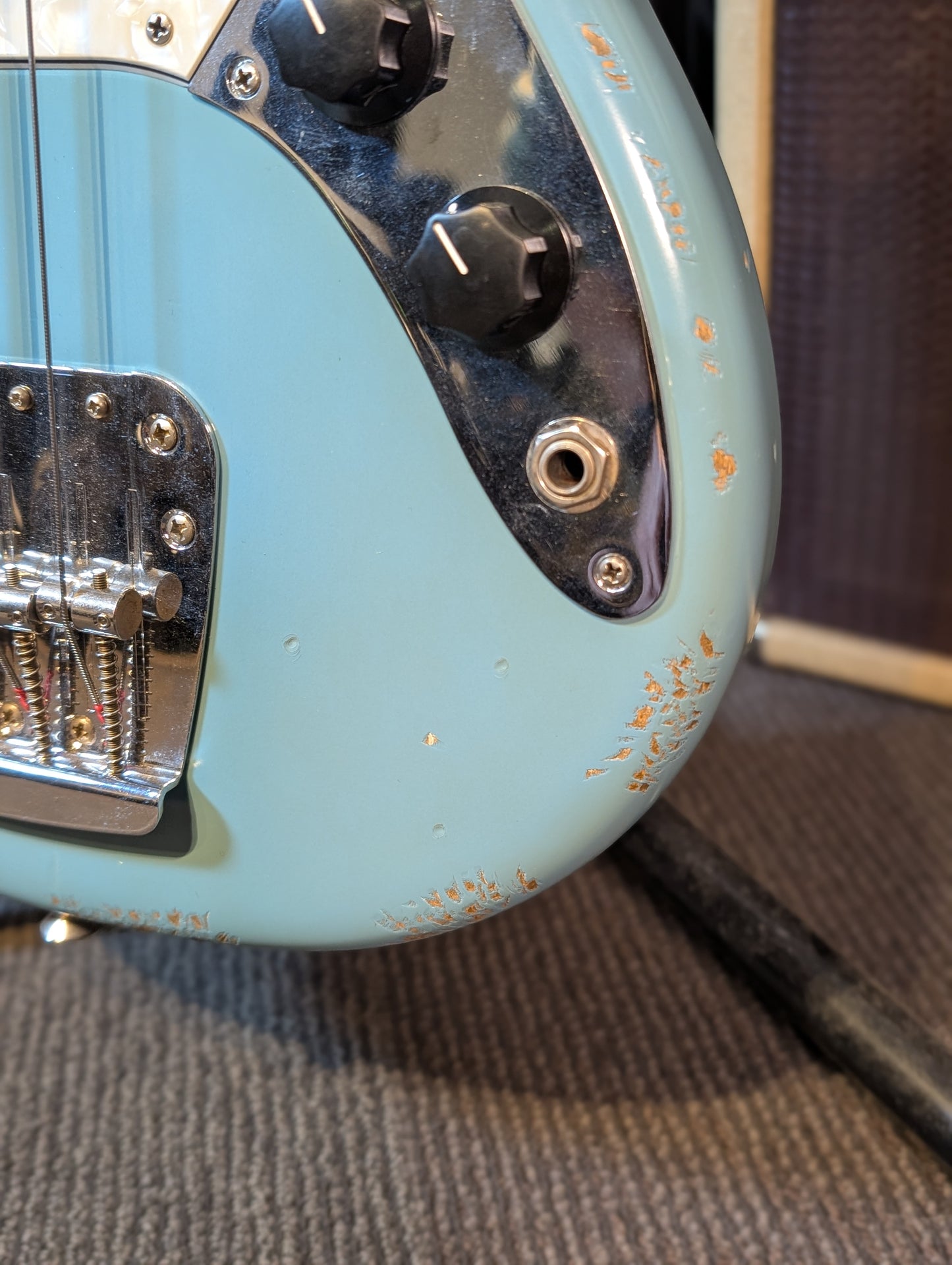 Fender JMJ Road Worn Mustang Bass - Faded Daphne Blue (2022)