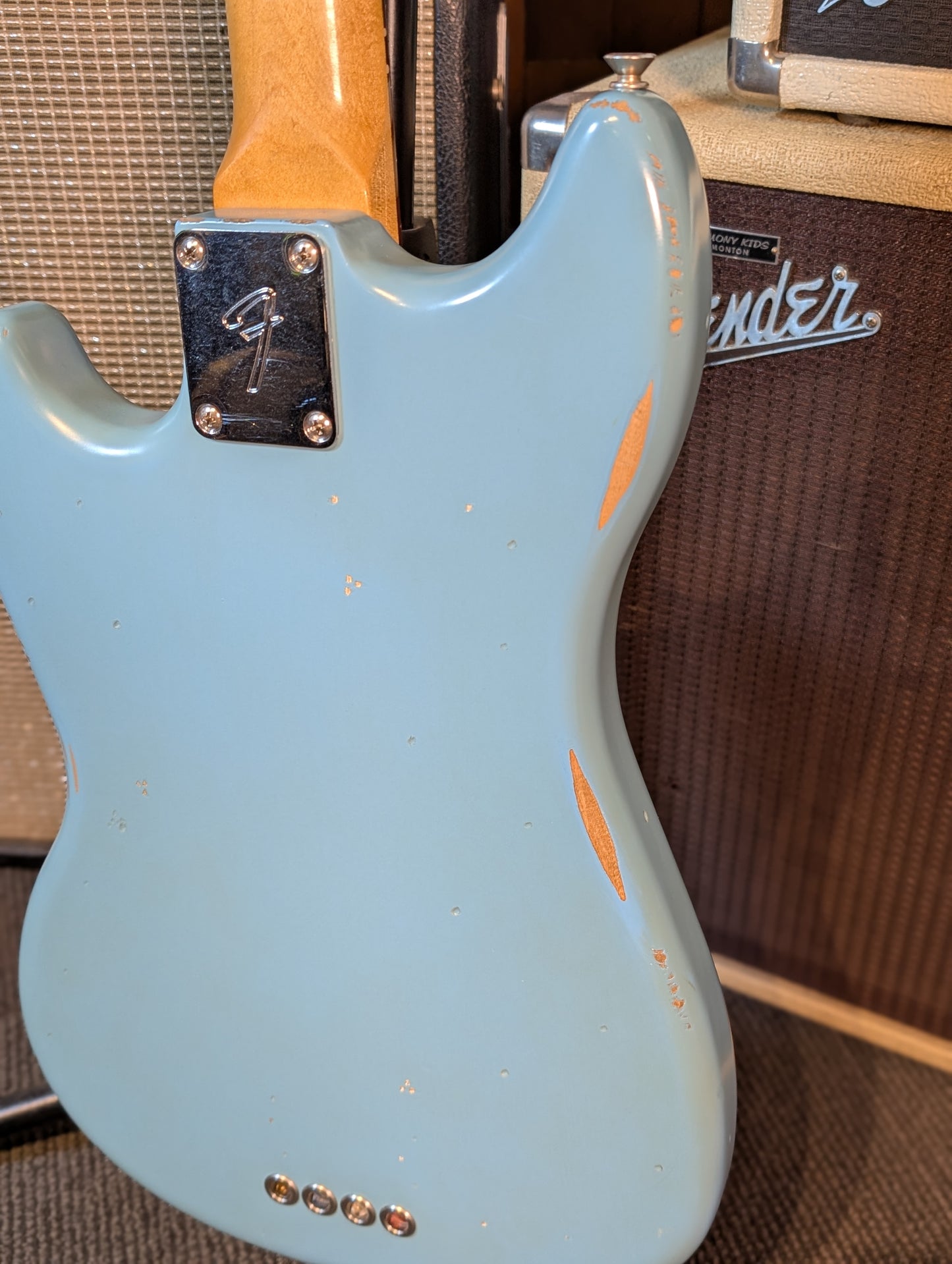 Fender JMJ Road Worn Mustang Bass - Faded Daphne Blue (2022)