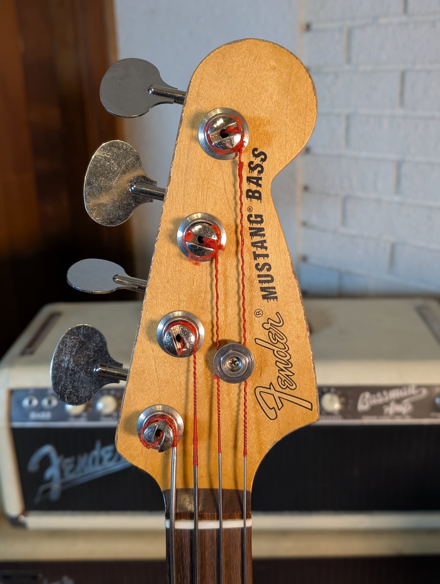 Fender JMJ Road Worn Mustang Bass - Faded Daphne Blue (2022)