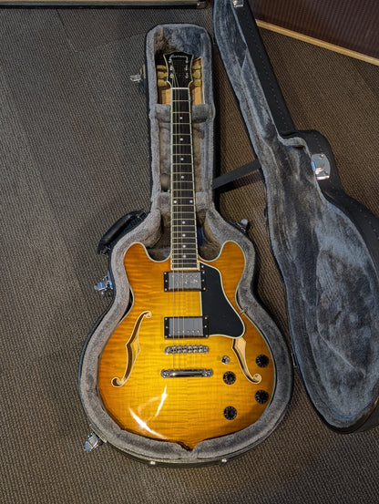 Eastman T484 Thinline Hollowbody Electric Guitar w/Case - Goldburst (B-Stock)