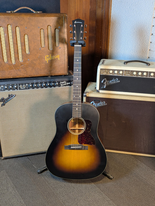 Eastman E1SS Slope Shoulder Dreadnought Acoustic Guitar w/Gig Bag - Sunburst (B-Stock Serial #M2325778)