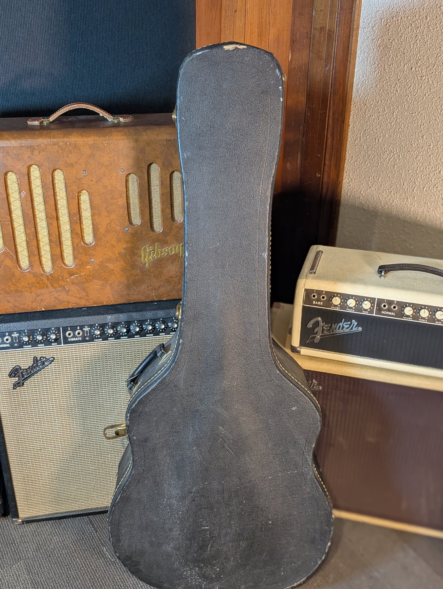 Guild B-50 4-String Acoustic Bass w/Case - Natural (1976)