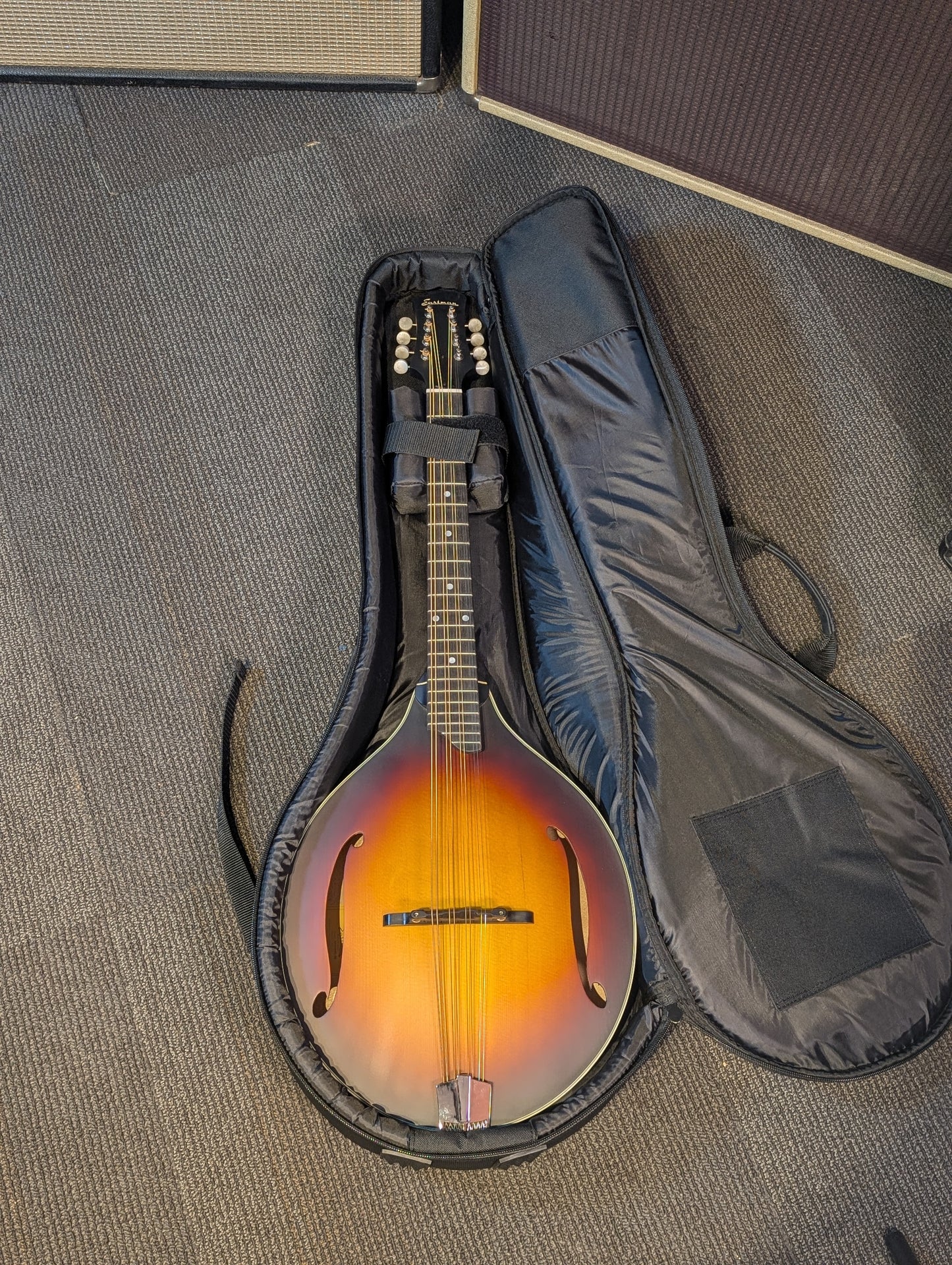 Eastman MDO305E Electric/Acoustic Octave Mandolin w/Gig Bag - Sunburst (B-Stock Serial #N2403273)