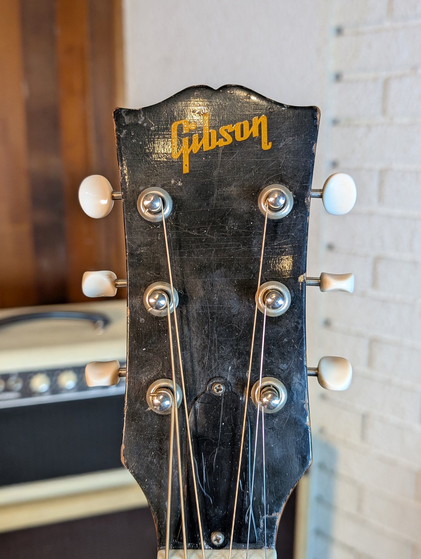 Gibson J-45 Dreadnought Acoustic Guitar w/Case - Sunburst (1955)