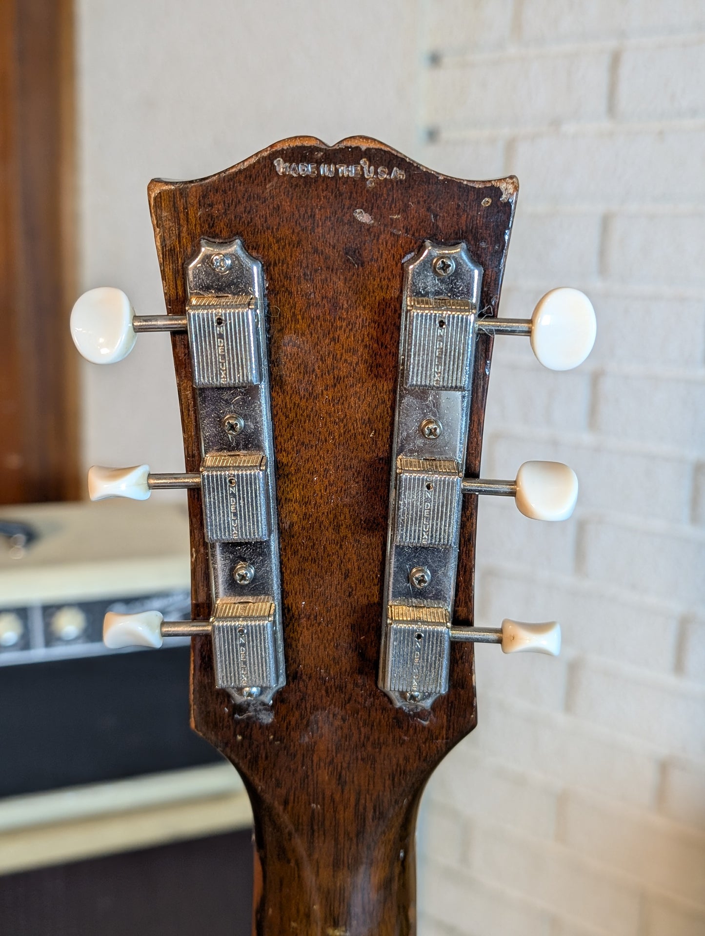 Gibson J-45 Dreadnought Acoustic Guitar w/Case - Sunburst (1955)