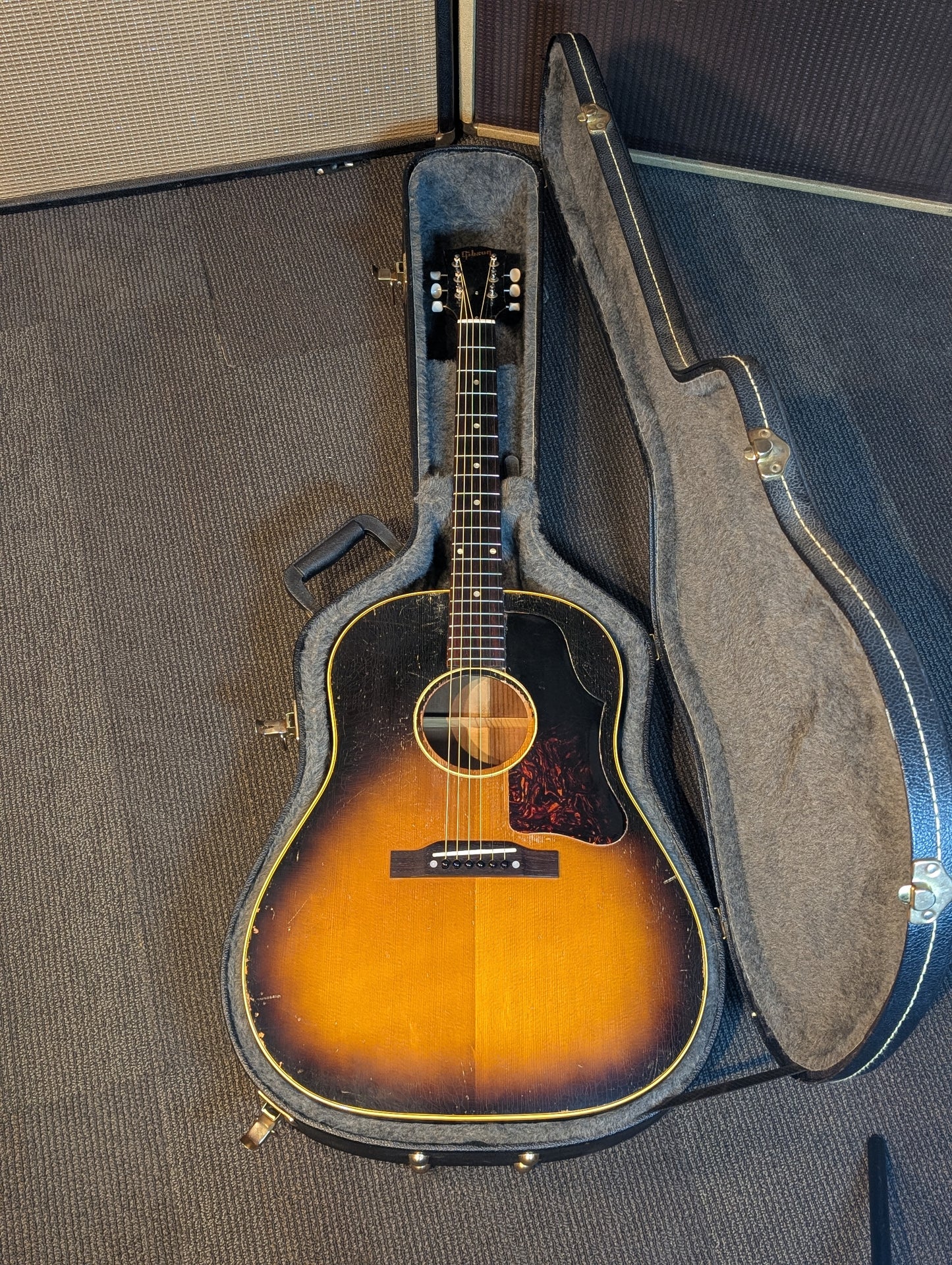 Gibson J-45 Dreadnought Acoustic Guitar w/Case - Sunburst (1955)