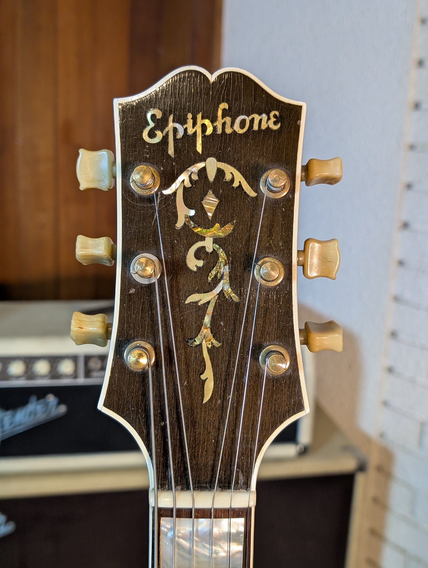 Epiphone Broadway Acoustic/Electric Archtop Guitar w/Case - Sunburst (1946)