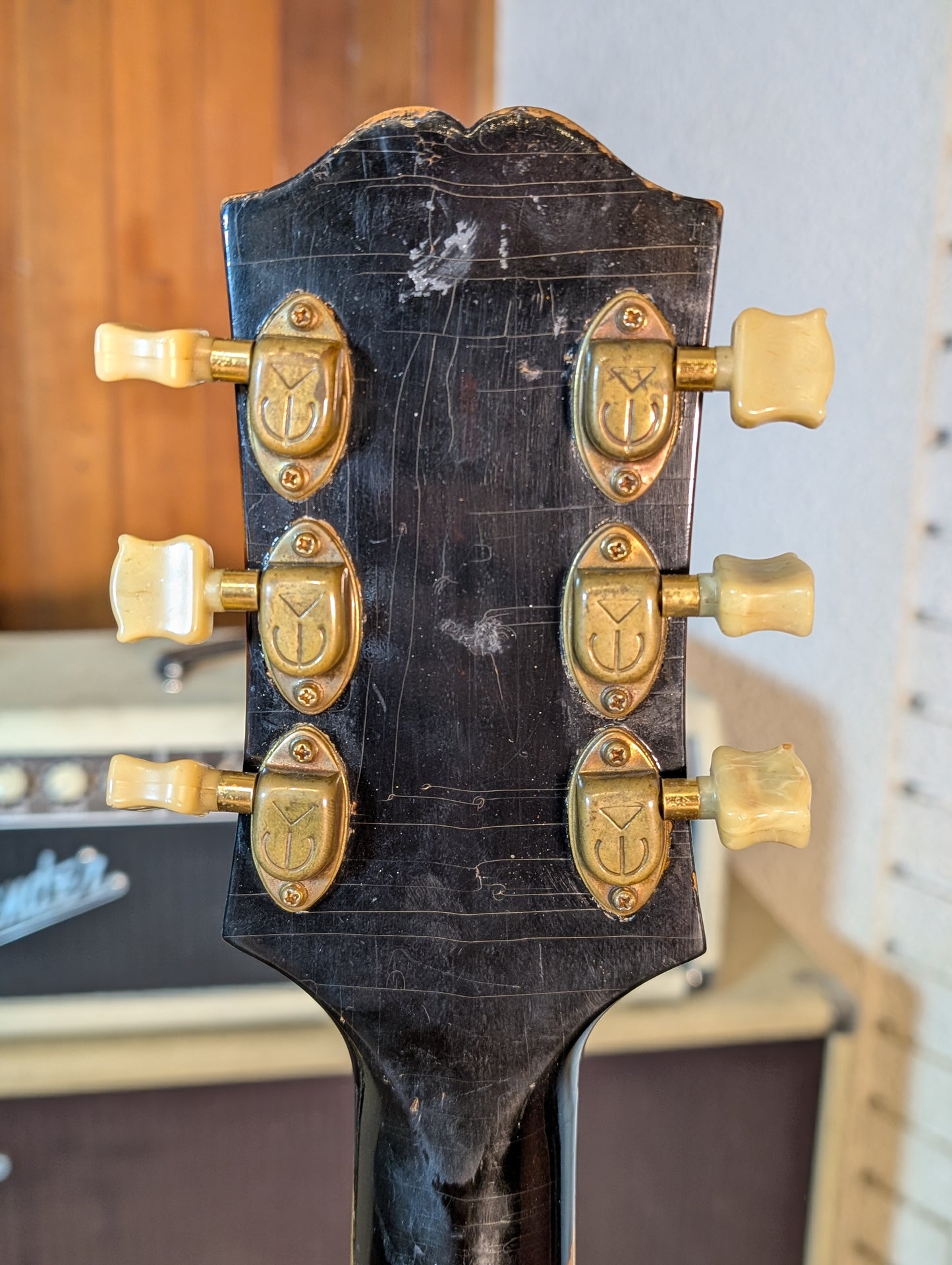 Epiphone Broadway Acoustic/Electric Archtop Guitar w/Case - Sunburst (1946)