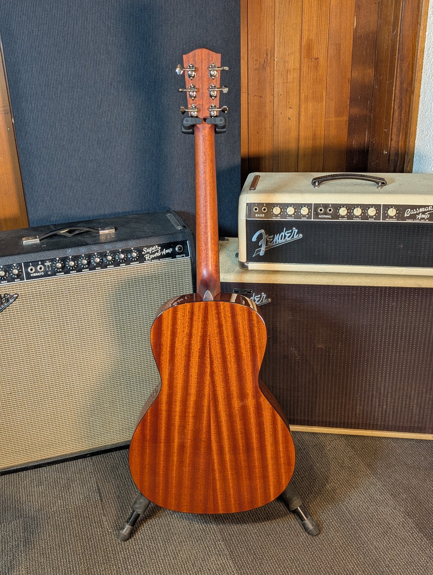Eastman E1OOSS Deluxe Slope Shoulder Acoustic/Electric Guitar w/Gig Bag - Sunburst (Serial #M2500820)