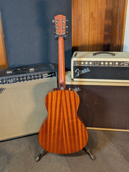 Eastman E1OOSS Deluxe Slope Shoulder Acoustic/Electric Guitar w/Gig Bag - Sunburst (Serial #M2500820)