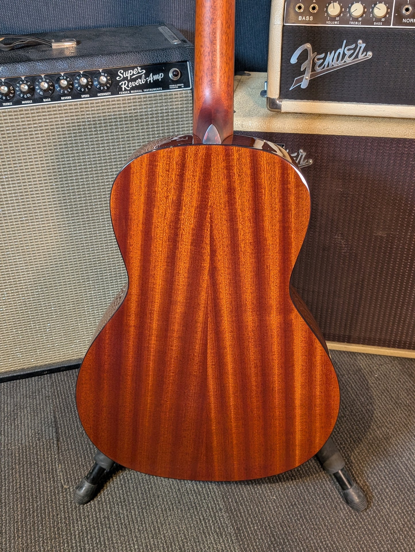 Eastman E1OOSS Deluxe Slope Shoulder Acoustic/Electric Guitar w/Gig Bag - Sunburst (Serial #M2500820)