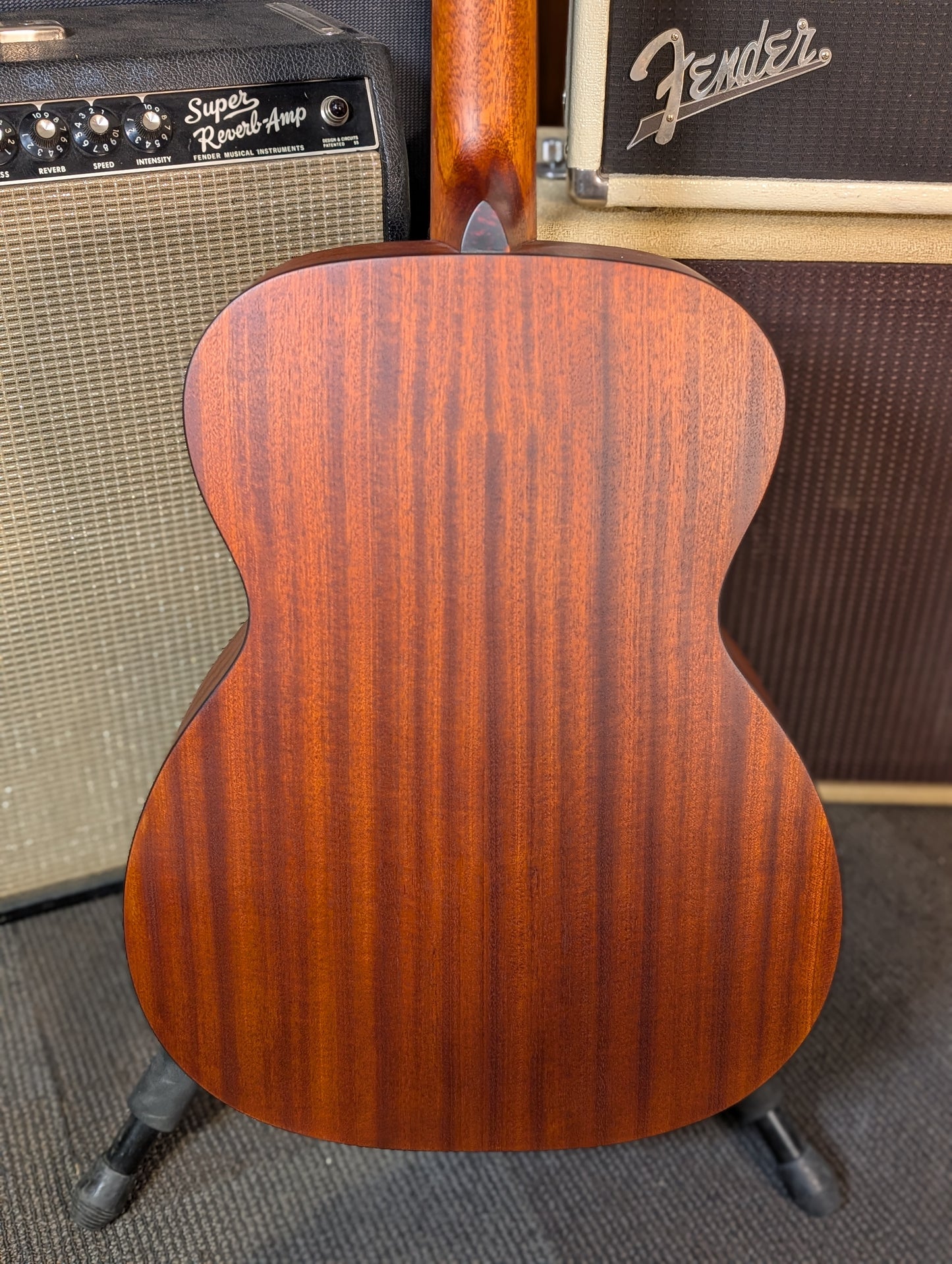 Eastman E1OM Acoustic Guitar w/Gig Bag - Natural (Serial #M2511125)