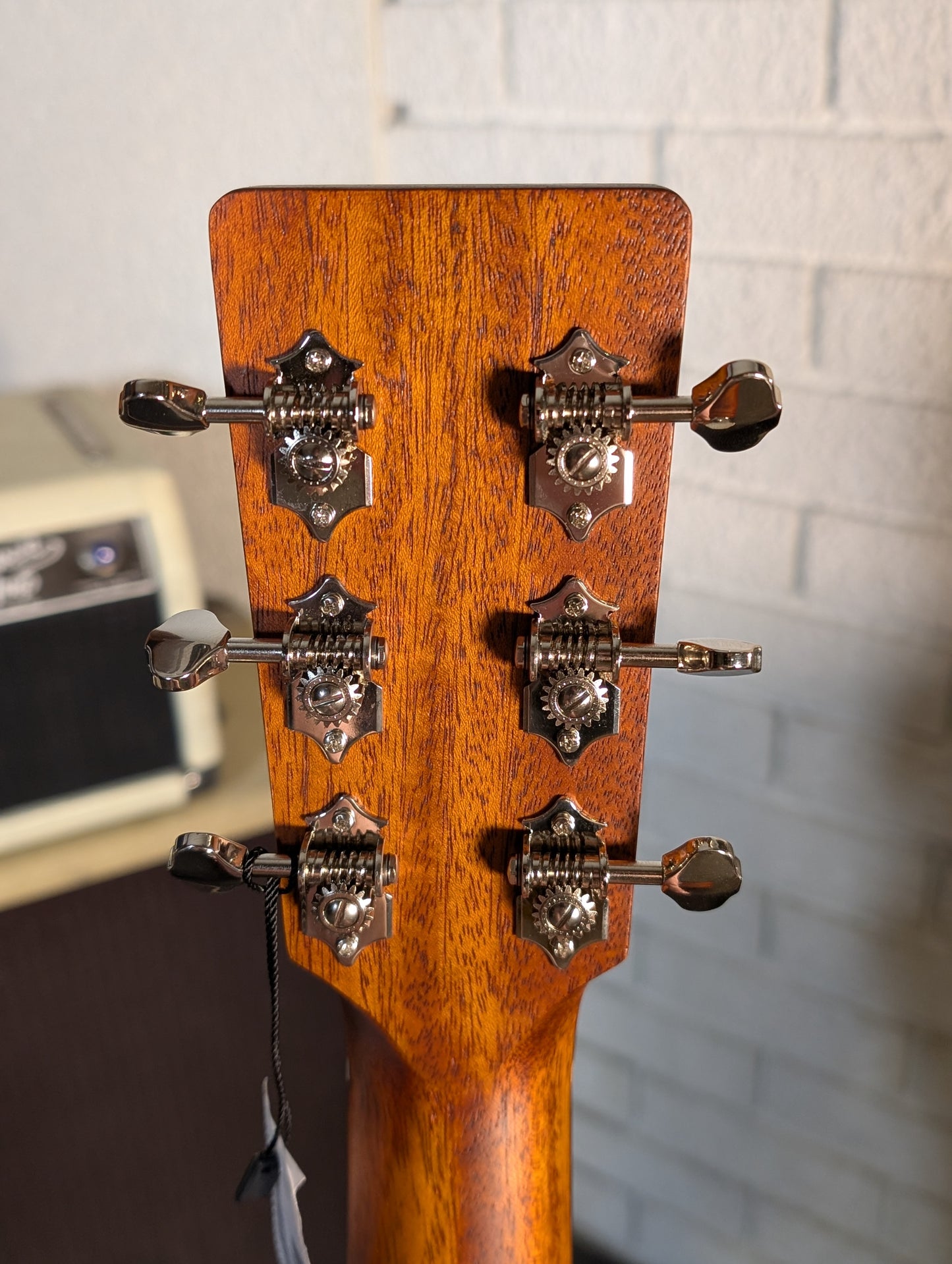 Eastman E1OM Acoustic Guitar w/Gig Bag - Natural (Serial #M2511125)
