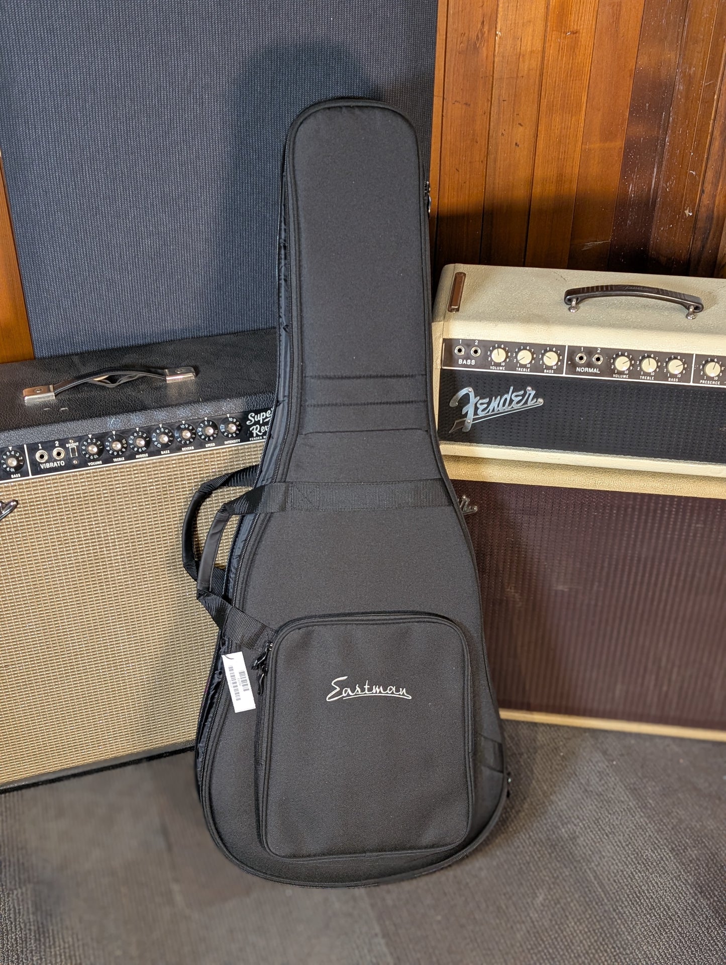 Eastman E1OM Acoustic Guitar w/Gig Bag - Natural (Serial #M2511125)