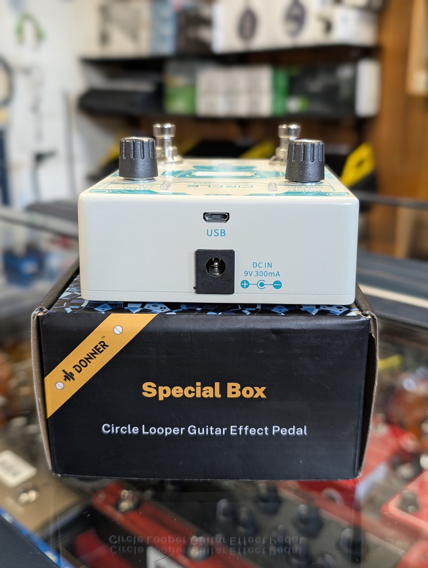 Donner Circle Looper & Drum Machine Pedal w/Box (Used)