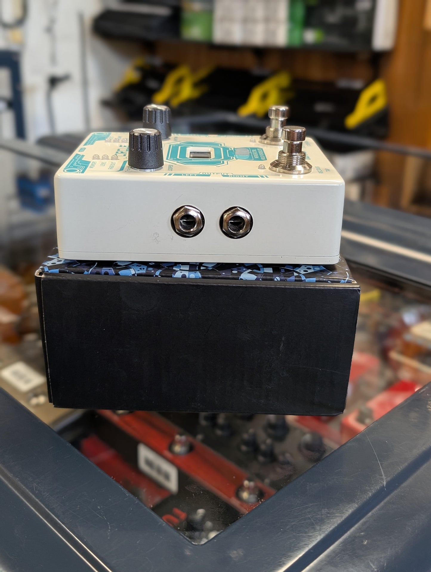 Donner Circle Looper & Drum Machine Pedal w/Box (Used)