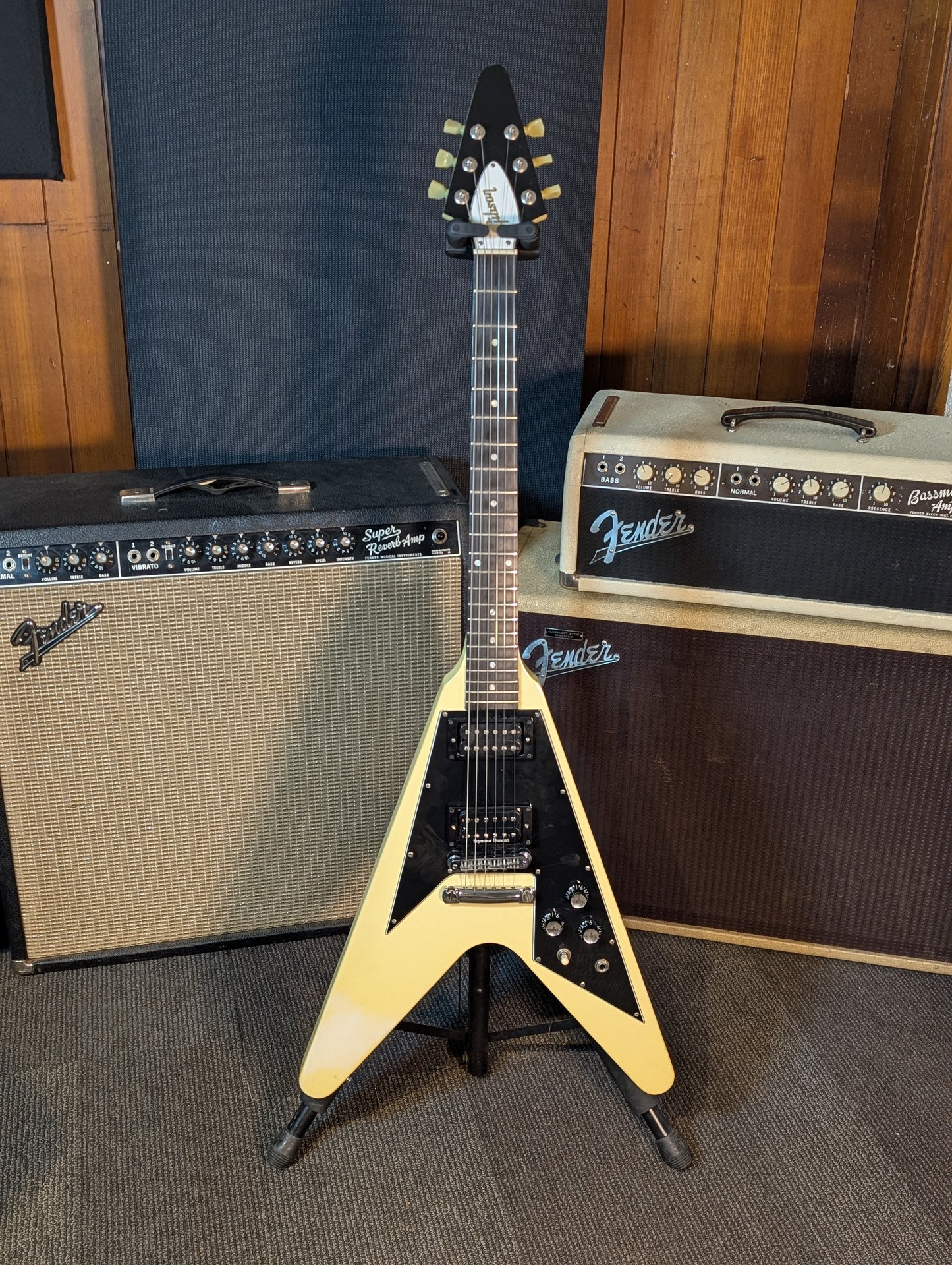 Gibson Flying V '67 Electric Guitar w/Case - Alpine White (1997)