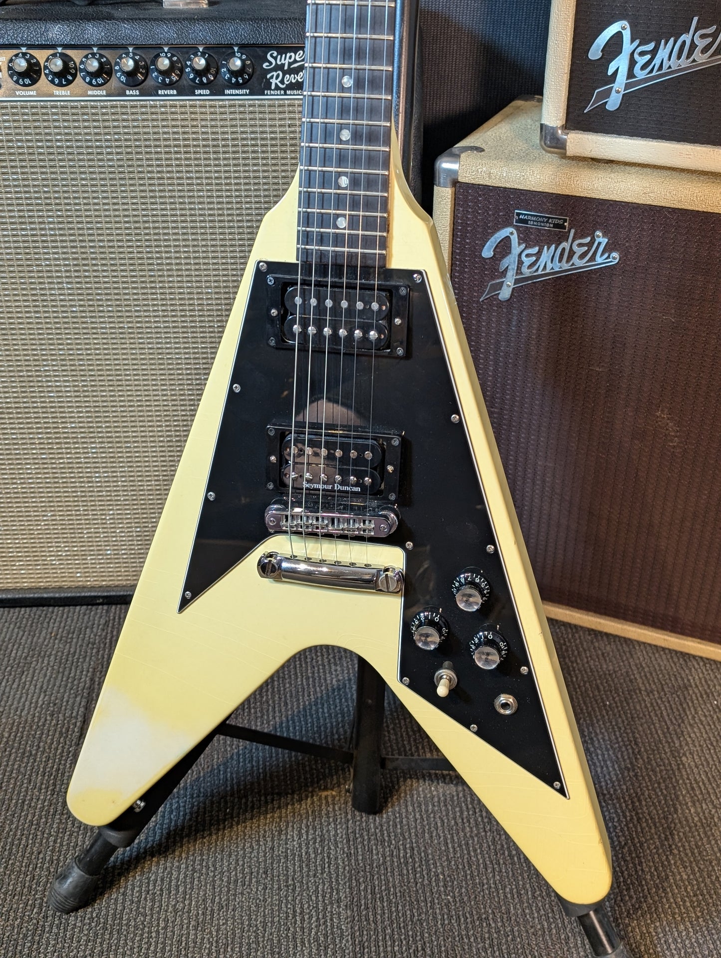 Gibson Flying V '67 Electric Guitar w/Case - Alpine White (1997)