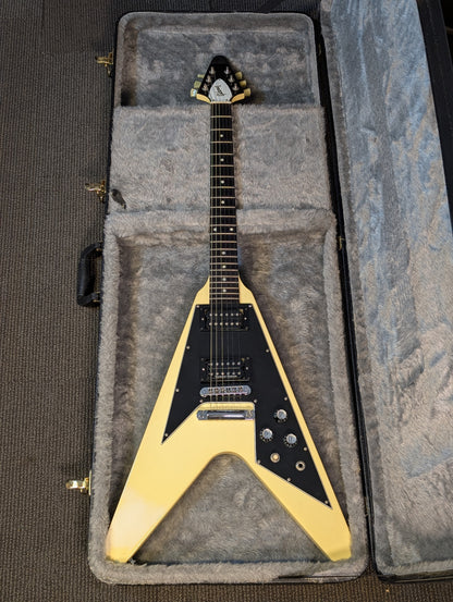 Gibson Flying V '67 Electric Guitar w/Case - Alpine White (1997)