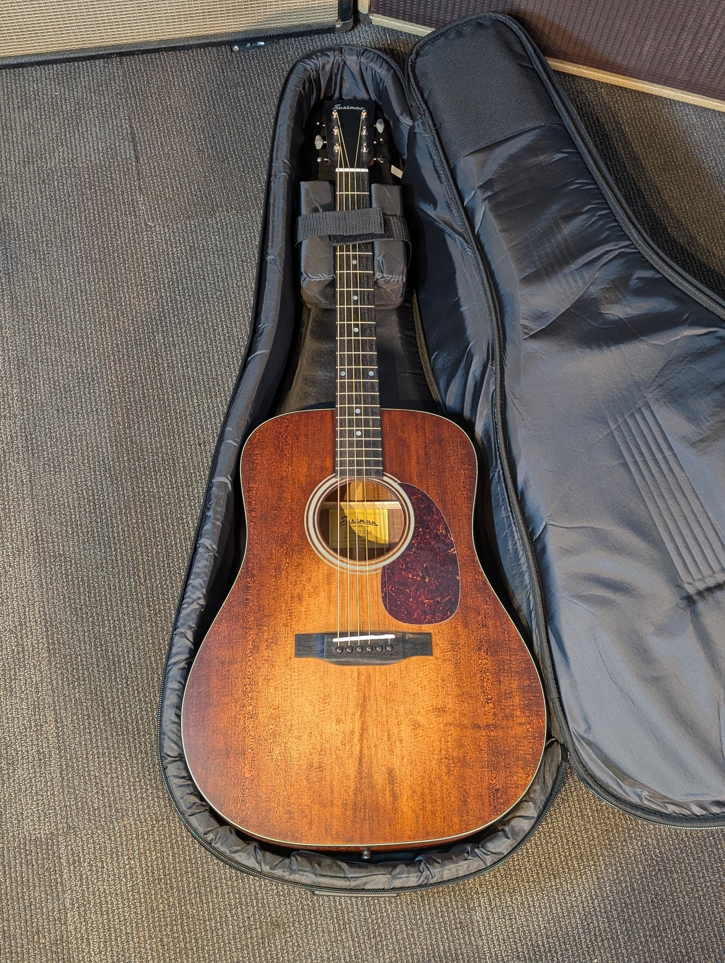 Eastman E1D Dreadnought Acoustic Guitar w/Gig Bag - Classic Finish (Serial #M2436661)