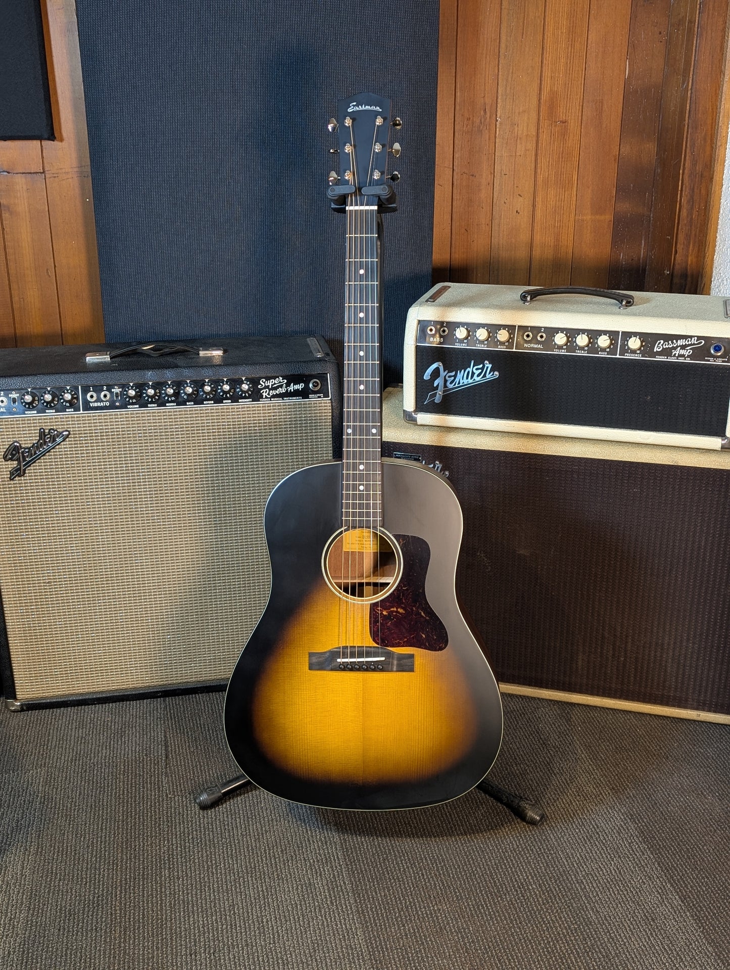 Eastman E1SS Slope Shoulder Dreadnought Acoustic Guitar w/Gig Bag - Sunburst (B-Stock Serial #M2314287)