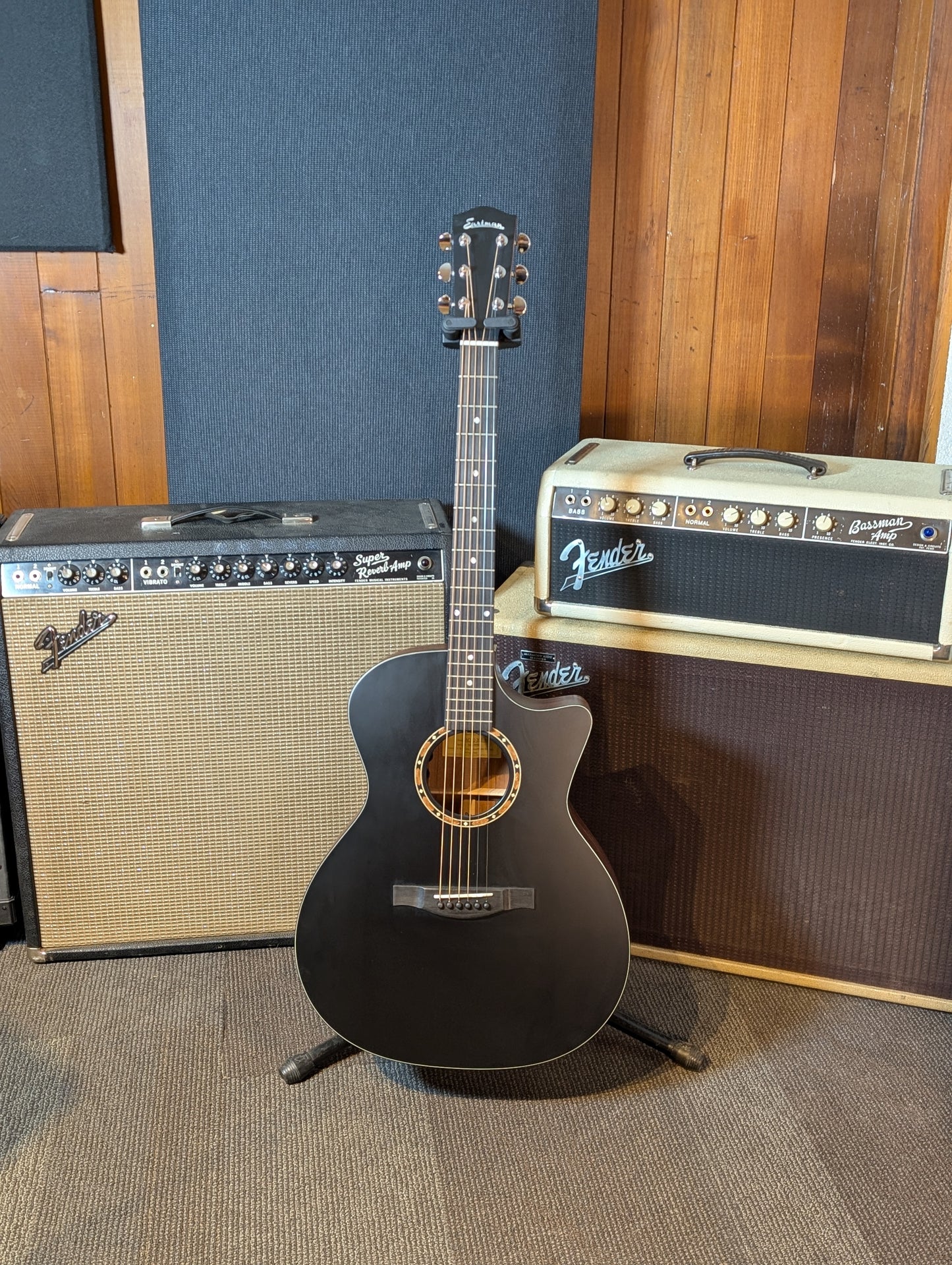 Eastman AC122-2CE Grand Auditorium Acoustic/Electrc Guitar w/Gig Bag - Black (B-Stock Serial #M2239584)