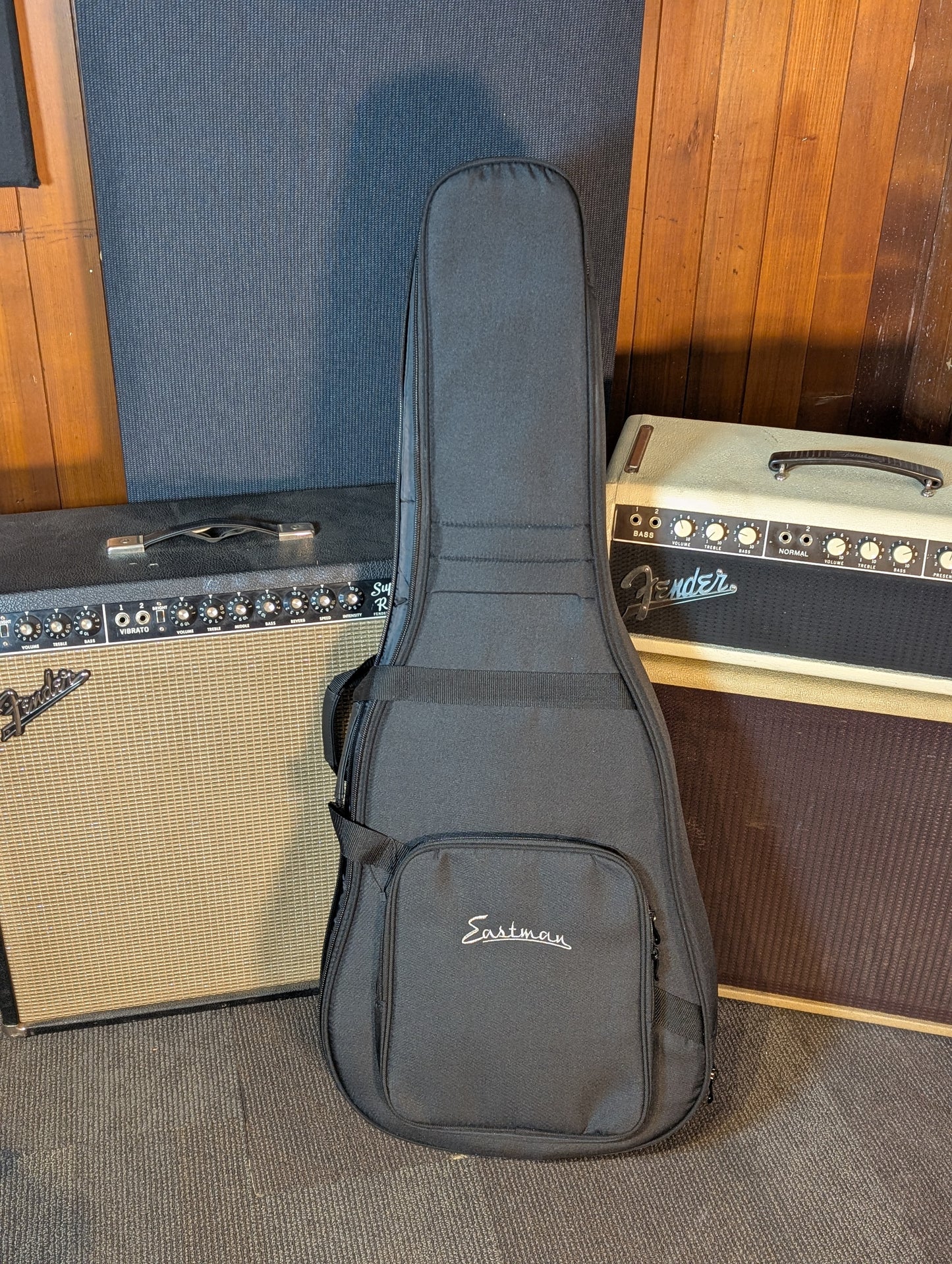 Eastman AC122-1CE Grand Auditorium Acoustic/Electric Guitar w/Gig Bag - Natural (B-Stock Serial #M2201467)
