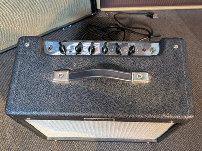 Fender Blues Jr. 1x12" 15w Guitar Combo Amplifier (2003)