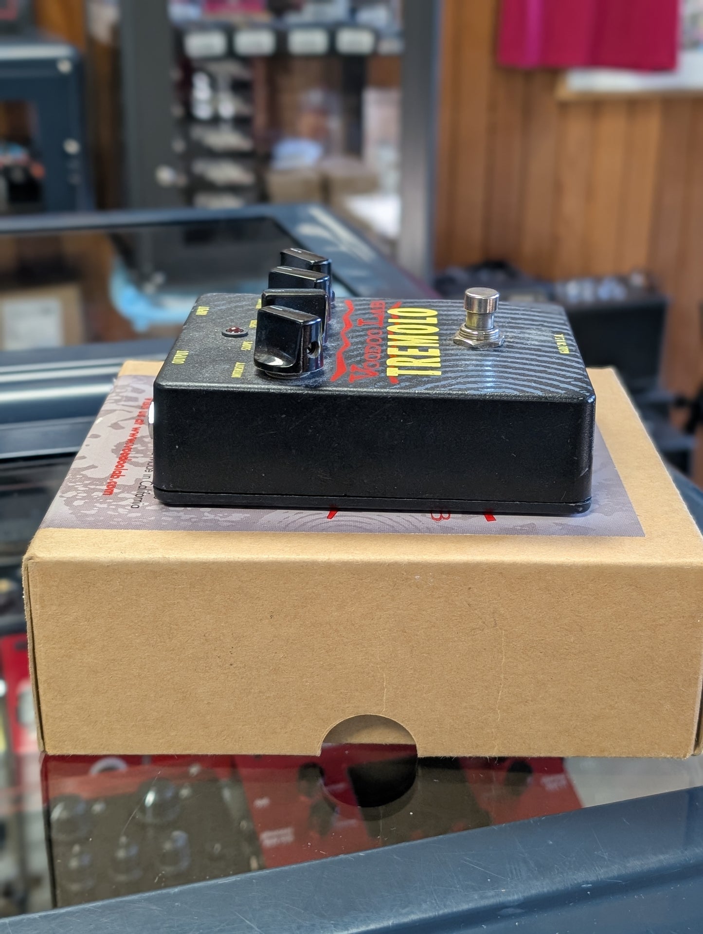 Voodoo Lab Tremolo Pedal w/Box (Used)