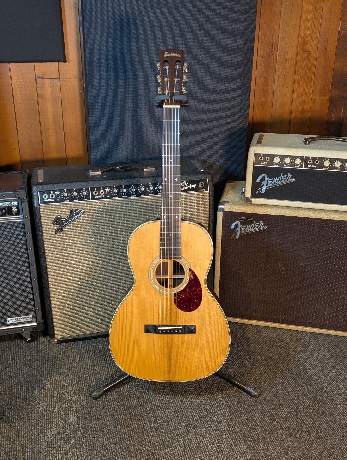 Eastman E20OO-TC Acoustic Guitar w/Case - Natural (B-Stock Serial #M2403014)