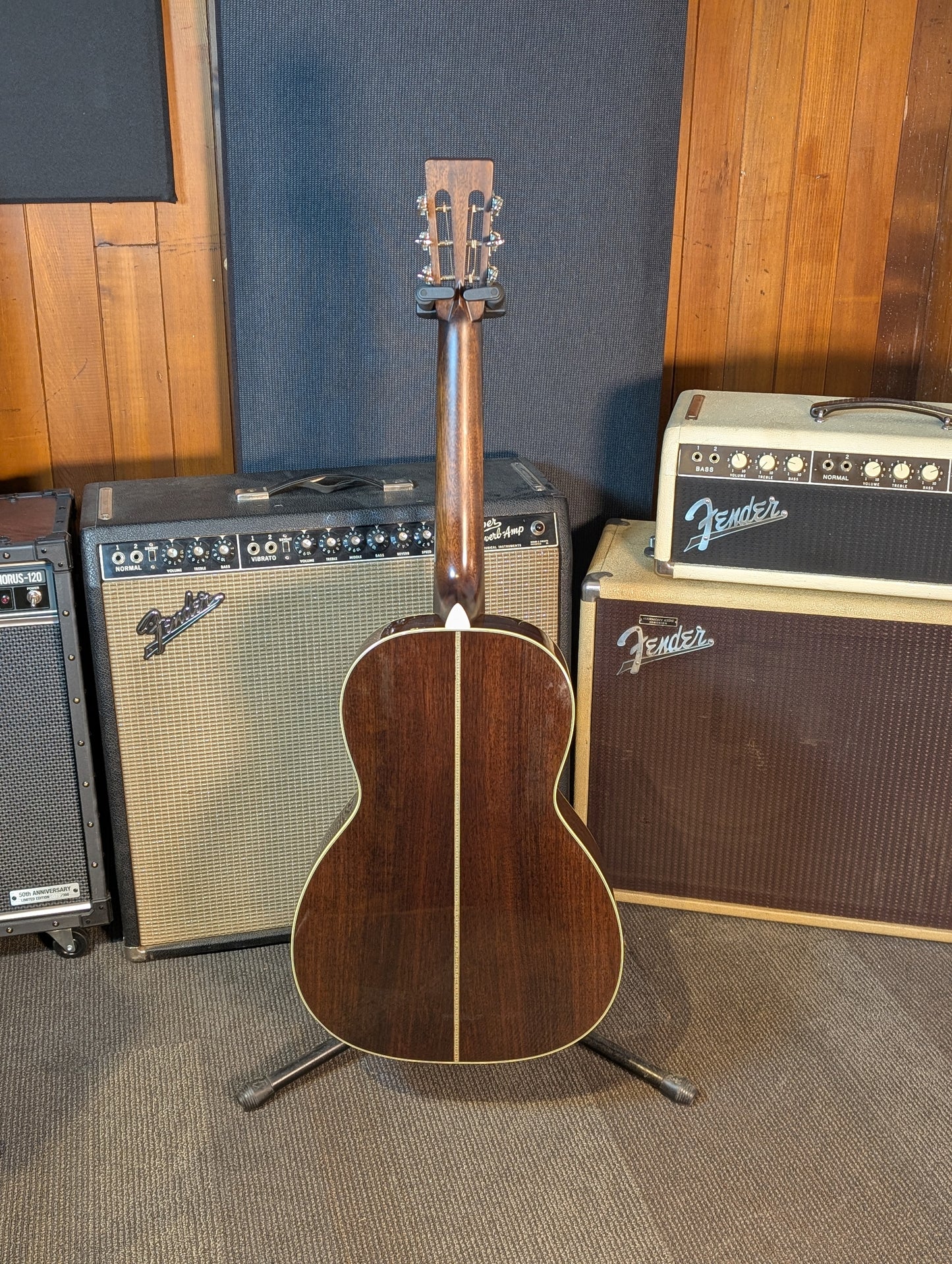 Eastman E20OO-TC Acoustic Guitar w/Case - Natural (B-Stock Serial #M2403014)