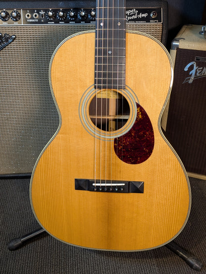 Eastman E20OO-TC Acoustic Guitar w/Case - Natural (B-Stock Serial #M2403014)