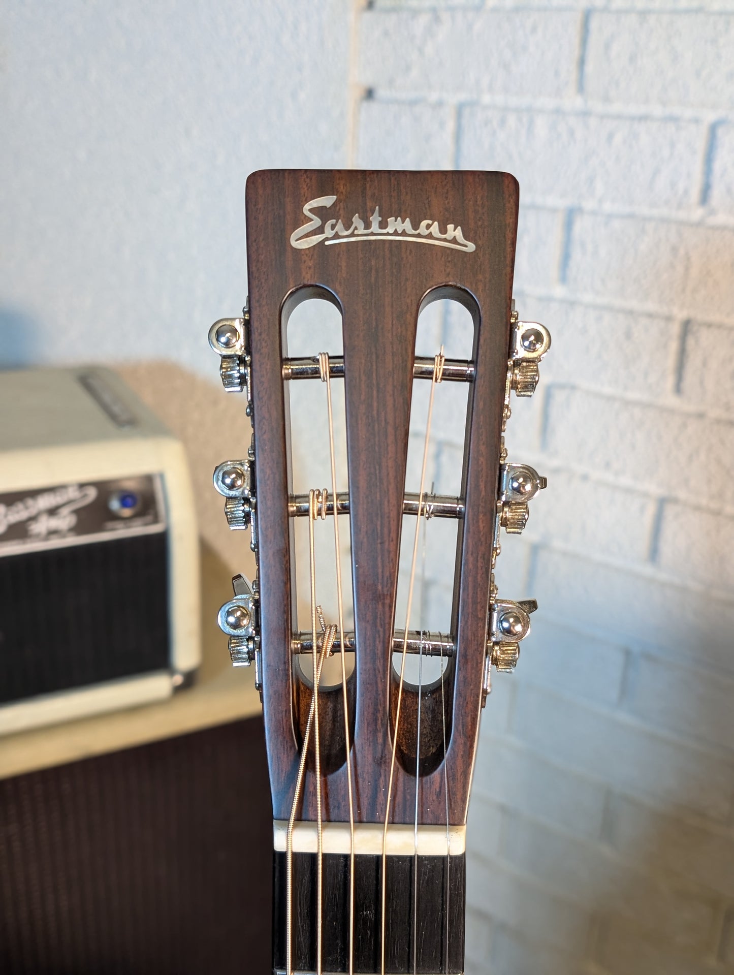 Eastman E20OO-TC Acoustic Guitar w/Case - Natural (B-Stock Serial #M2403014)