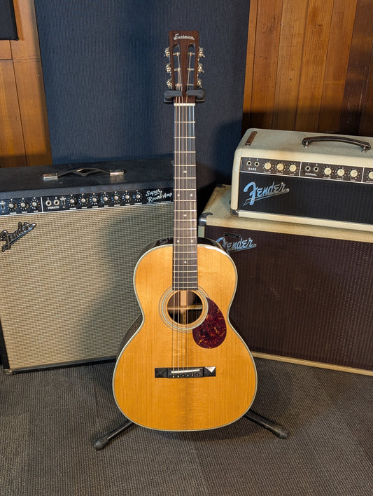 Eastman E20OO-TC Acoustic Guitar w/Case - Natural (B-Stock Serial #M2336571)