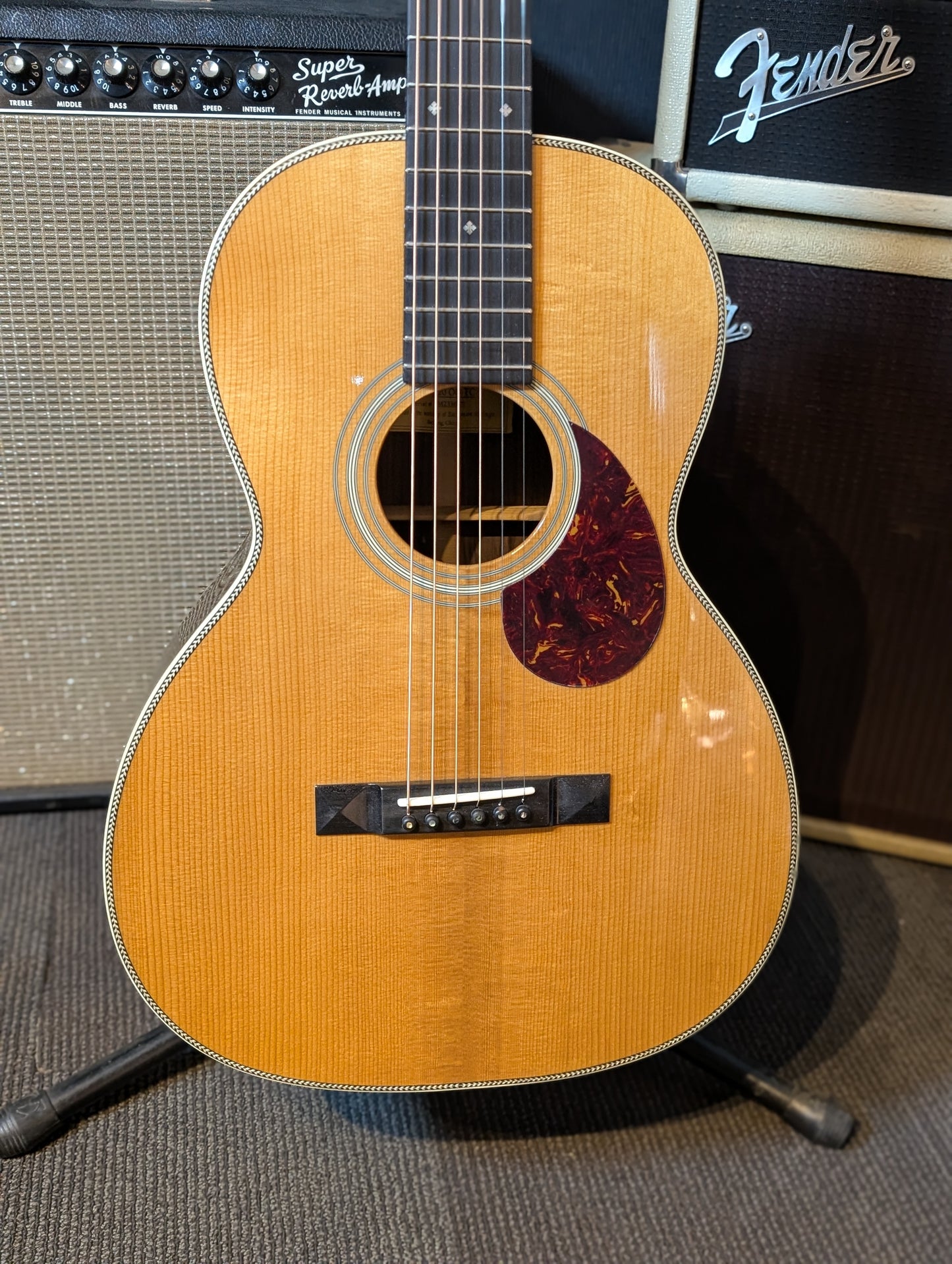 Eastman E20OO-TC Acoustic Guitar w/Case - Natural (B-Stock Serial #M2336571)